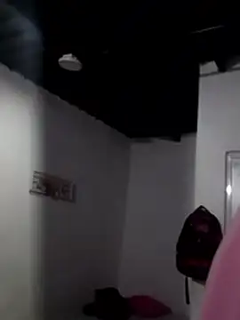 KarameloVzla online show from January 17, 2026, 1:43 am