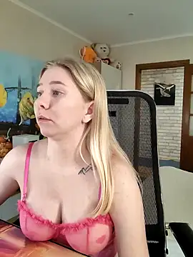 D0nna  online show from March 6, 2025, 4:07 pm