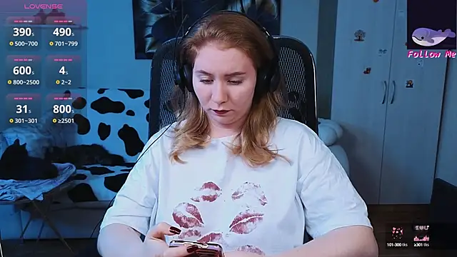 D0nna  online show from October 6, 2025, 9:56 pm