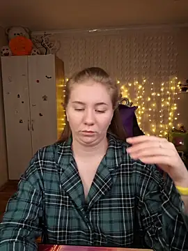 D0nna  online show from March 7, 2026, 9:34 pm