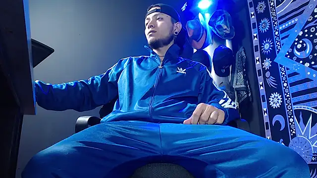 Dicaprioo  online show from February 21, 2025, 10:37 pm