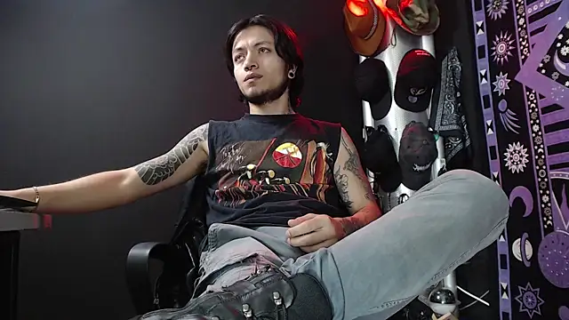 Dicaprioo  online show from March 4, 2025, 4:52 pm