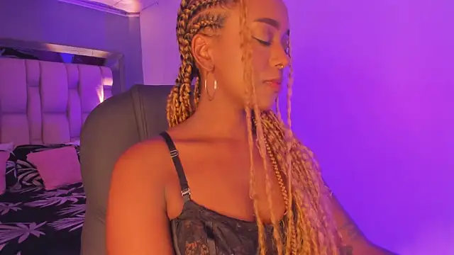 Snapshot of EmilyHaan chatting on January 27, 2025, 7:46 pm EmilyHaan online show from January 27, 2025, 7:46 pm