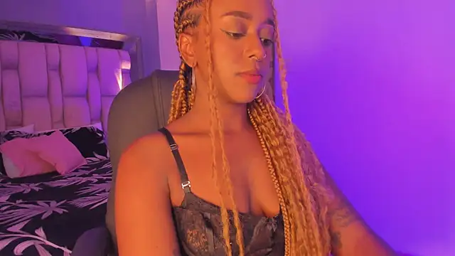 Snapshot of EmilyHaan chatting on January 27, 2025, 11:11 pm EmilyHaan online show from January 27, 2025, 11:11 pm