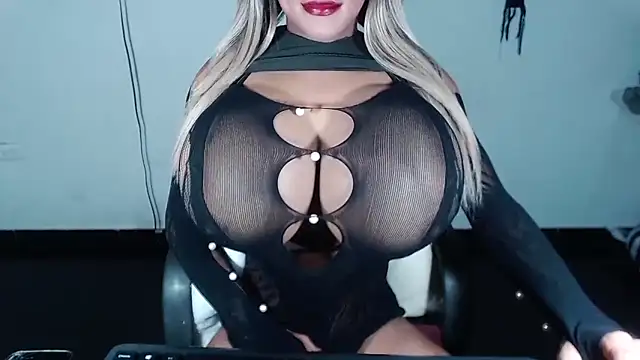andreablackcock online show from May 27, 2026, 1:57 am
