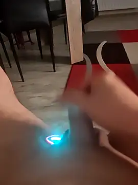 Szeltolo001 online show from February 13, 2026, 3:57 am