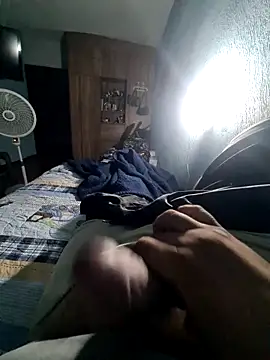 GILBERTHOR92 online show from November 25, 2025, 6:35 am