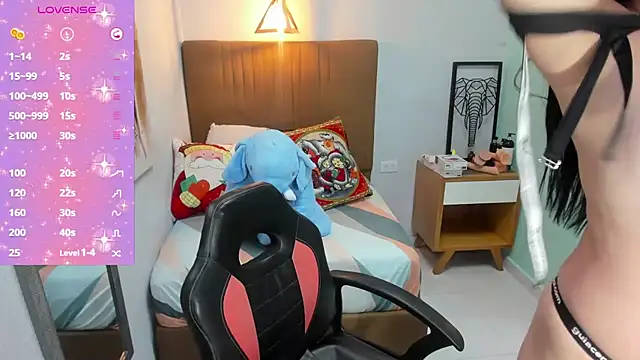 Snapshot of delilaquinn chatting on December 19, 2024, 6:34 pm delilaquinn online show from December 19, 2024, 6:34 pm