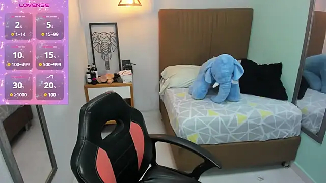 Snapshot of delilaquinn chatting on January 13, 2025, 7:21 pm delilaquinn online show from January 13, 2025, 7:21 pm