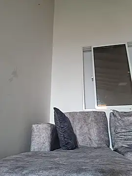 Snapshot of AllyTell chatting on November 1, 2025, 1:13 pm AllyTell online show from November 1, 2025, 1:13 pm