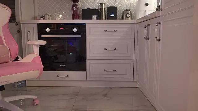 Snapshot of Golden_Aline chatting on December 7, 2024, 6:59 pm Golden Aline online show from December 7, 2024, 6:59 pm