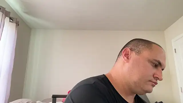 SluggishChase99 online show from November 5, 2025, 5:57 pm