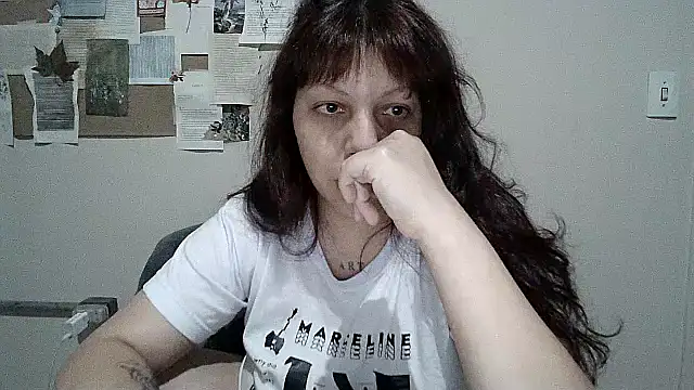 bbyedarling online show from November 3, 2025, 1:29 am