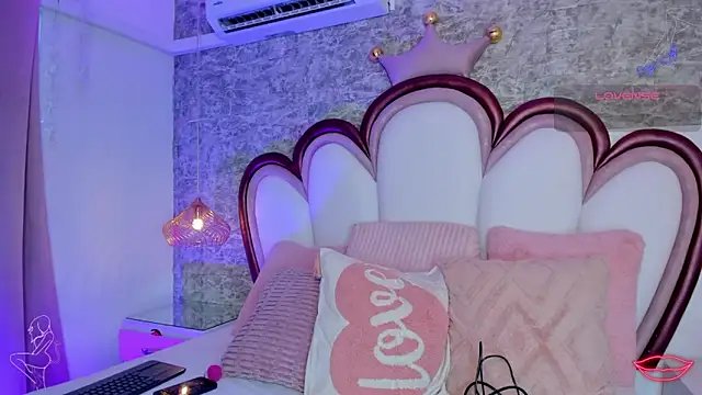 EmmaCrush online show from March 25, 2026, 9:21 pm