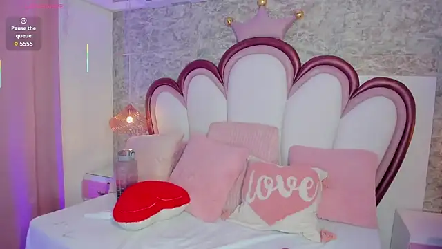 EmmaCrush online show from March 26, 2026, 8:25 pm