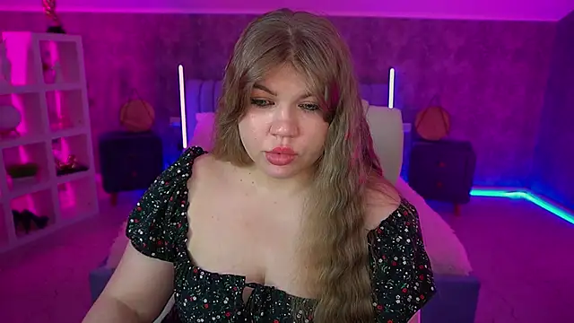 Snapshot of GabbieJay chatting on June 16, 2026, 12:30 pm GabbieJay online show from June 16, 2026, 12:30 pm