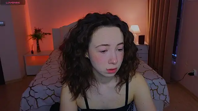 Hayle Hill online show from March 9, 2026, 2:04 am