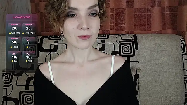 TinaWince online show from April 3, 2026, 4:54 am