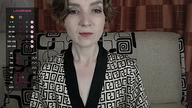 Snapshot of TinaWince chatting on July 4, 2026, 5:02 am TinaWince online show from July 4, 2026, 5:02 am