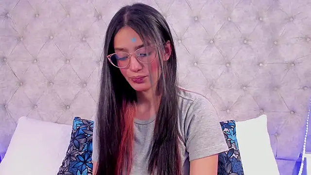 Snapshot of dafne_bss chatting on July 1, 2026, 8:05 am dafne bss online show from July 1, 2026, 8:05 am