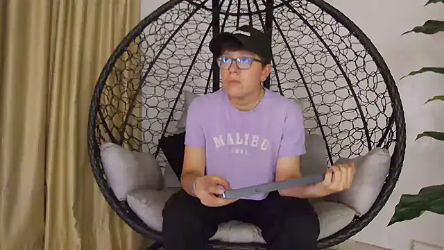 alex noa online show from November 11, 2025, 7:25 pm