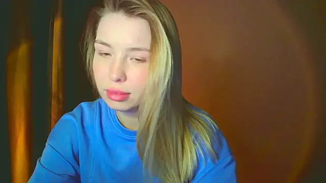 Snapshot of mia_raspberrie chatting on December 10, 2024, 8:49 pm mia raspberrie online show from December 10, 2024, 8:49 pm