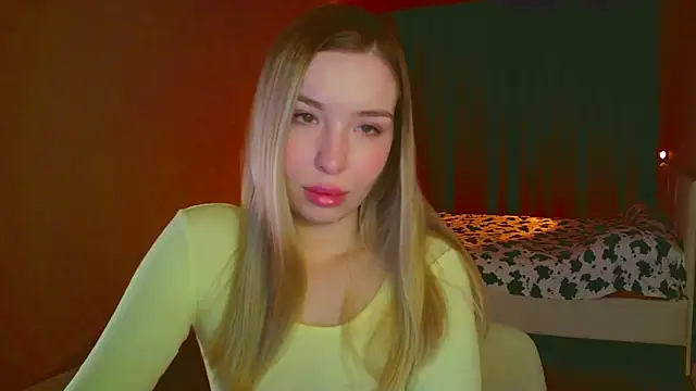 Snapshot of mia_raspberrie chatting on February 9, 2025, 3:11 am mia raspberrie online show from February 9, 2025, 3:11 am