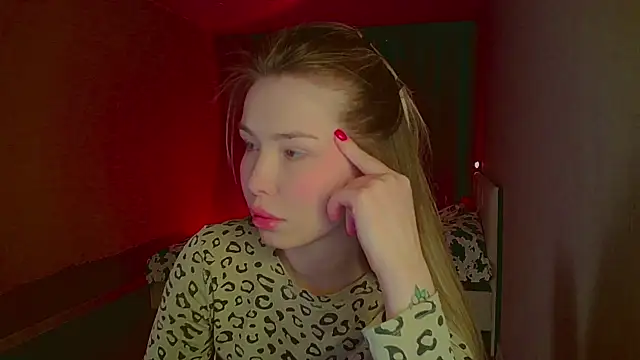 Snapshot of mia_raspberrie chatting on March 21, 2025, 7:02 pm mia raspberrie online show from March 21, 2025, 7:02 pm