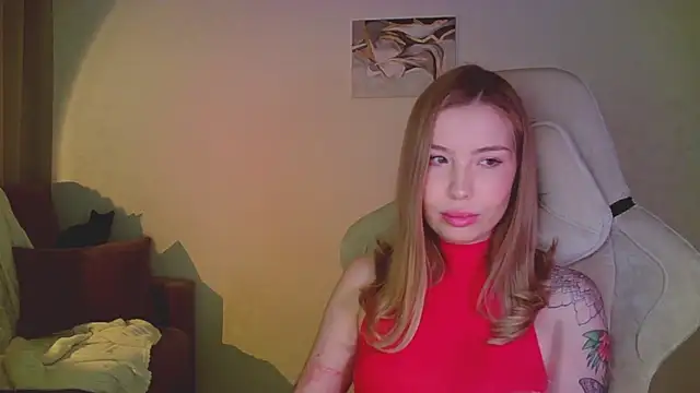 mia raspberrie online show from May 12, 2026, 5:54 pm