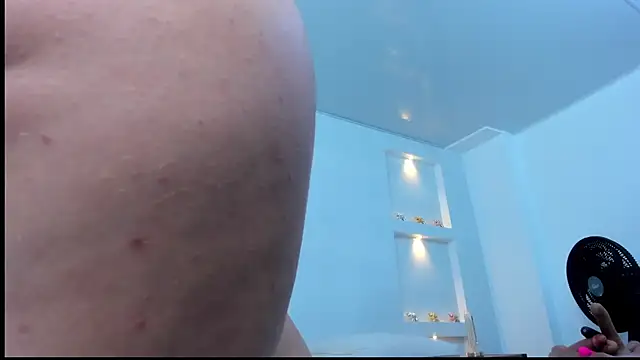 Dalia-Prada online show from September 29, 2025, 4:50 am