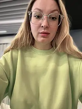 Teya moon  online show from January 20, 2025, 11:35 am