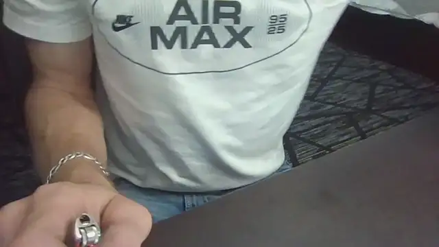 HungStud4You online show from October 1, 2025, 12:38 am