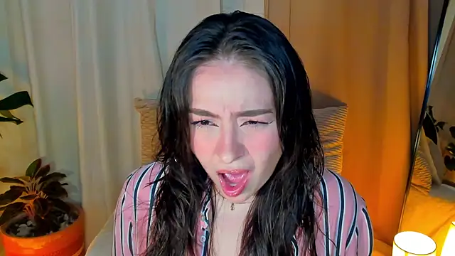 SofiMeza online show from March 11, 2025, 3:12 pm