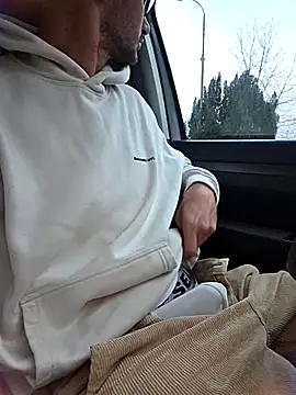 Zeefy online show from November 14, 2025, 6:01 am