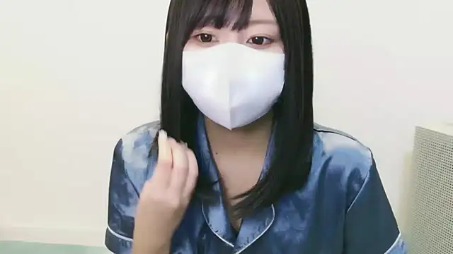 Snapshot of YUTSU_KI chatting on October 9, 2025, 4:05 pm YUTSU KI online show from October 9, 2025, 4:05 pm