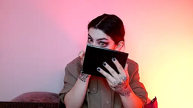 sophy rock online show from November 19, 2025, 4:51 pm