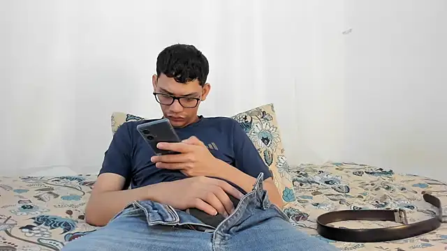 Snapshot of Diego-Monsalve chatting on February 5, 2026, 10:25 pm Diego-Monsalve online show from February 5, 2026, 10:25 pm