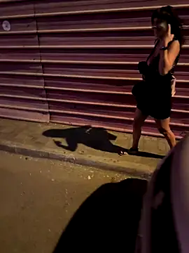 Snapshot of therealbeverlycious chatting on December 4, 2024, 8:29 pm therealbeverlycious online show from December 4, 2024, 8:29 pm