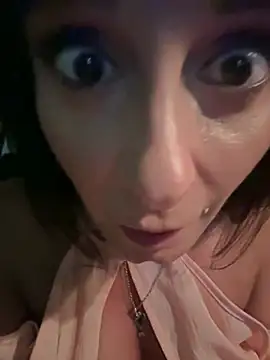 Snapshot of therealbeverlycious chatting on December 28, 2024, 8:47 pm therealbeverlycious online show from December 28, 2024, 8:47 pm