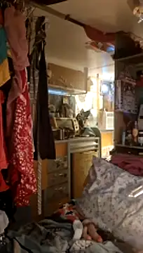 whitetrashdirtyslut online show from July 6, 2026, 12:24 pm