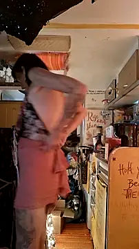 whitetrashdirtyslut online show from July 15, 2026, 3:39 pm