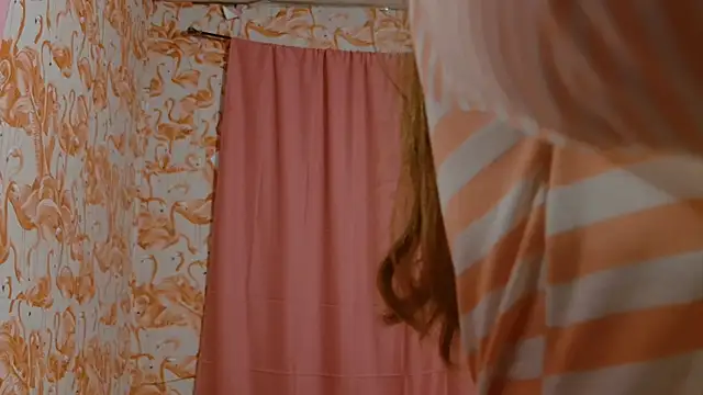 strawberrysmoothie online show from November 11, 2025, 12:43 am