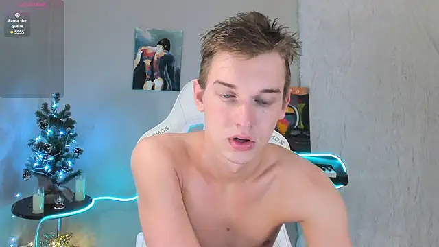 Snapshot of 4ever_dude chatting on December 25, 2024, 3:18 am 4ever dude online show from December 25, 2024, 3:18 am