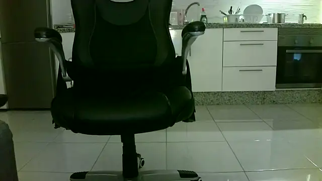 Snapshot of LaraReinaDelSol chatting on December 8, 2024, 8:58 pm LaraReinaDelSol online show from December 8, 2024, 8:58 pm