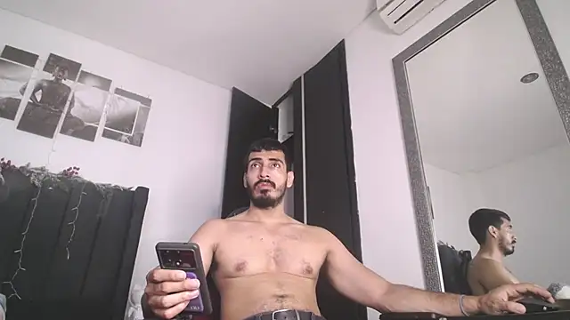 Snapshot of muscle_ares chatting on December 5, 2024, 12:11 pm muscle ares online show from December 5, 2024, 12:11 pm