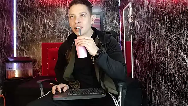 Snapshot of Baxter_Dex chatting on December 22, 2024, 6:06 am Baxter Dex online show from December 22, 2024, 6:06 am