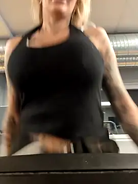 Ninasweden online show from March 15, 2026, 4:29 am