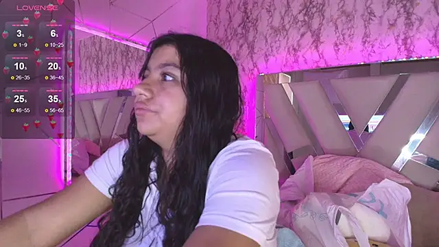 Snapshot of Miaa_Smiith1 chatting on December 9, 2024, 11:36 am Miaa Smiith1 online show from December 9, 2024, 11:36 am