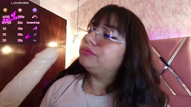 Snapshot of Miaa_Smiith1 chatting on February 24, 2025, 3:20 pm Miaa Smiith1 online show from February 24, 2025, 3:20 pm