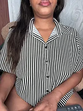 kitty  blackgl online show from March 13, 2026, 11:39 am